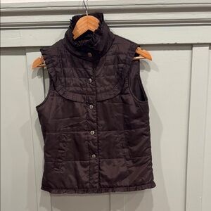 Ruffled Quilted Puffer Vest - women's size medium